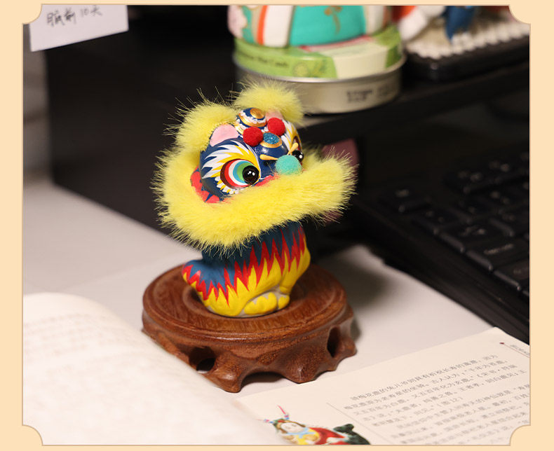 Hand-Painted Lion Dance Bobble Figurine detail image 14